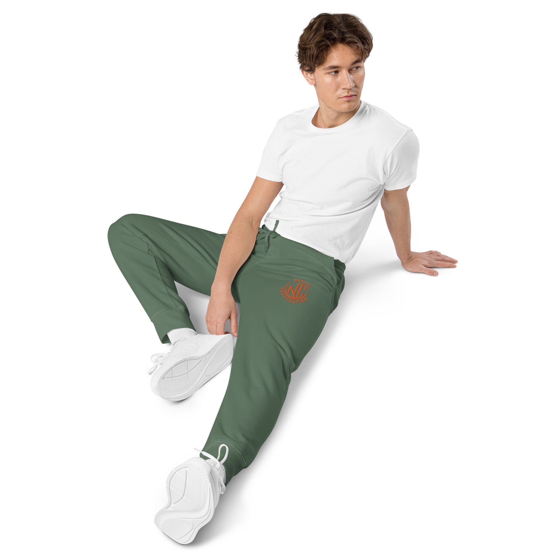 Pantalon de sport teint par pigment brodé Nastik Corporation