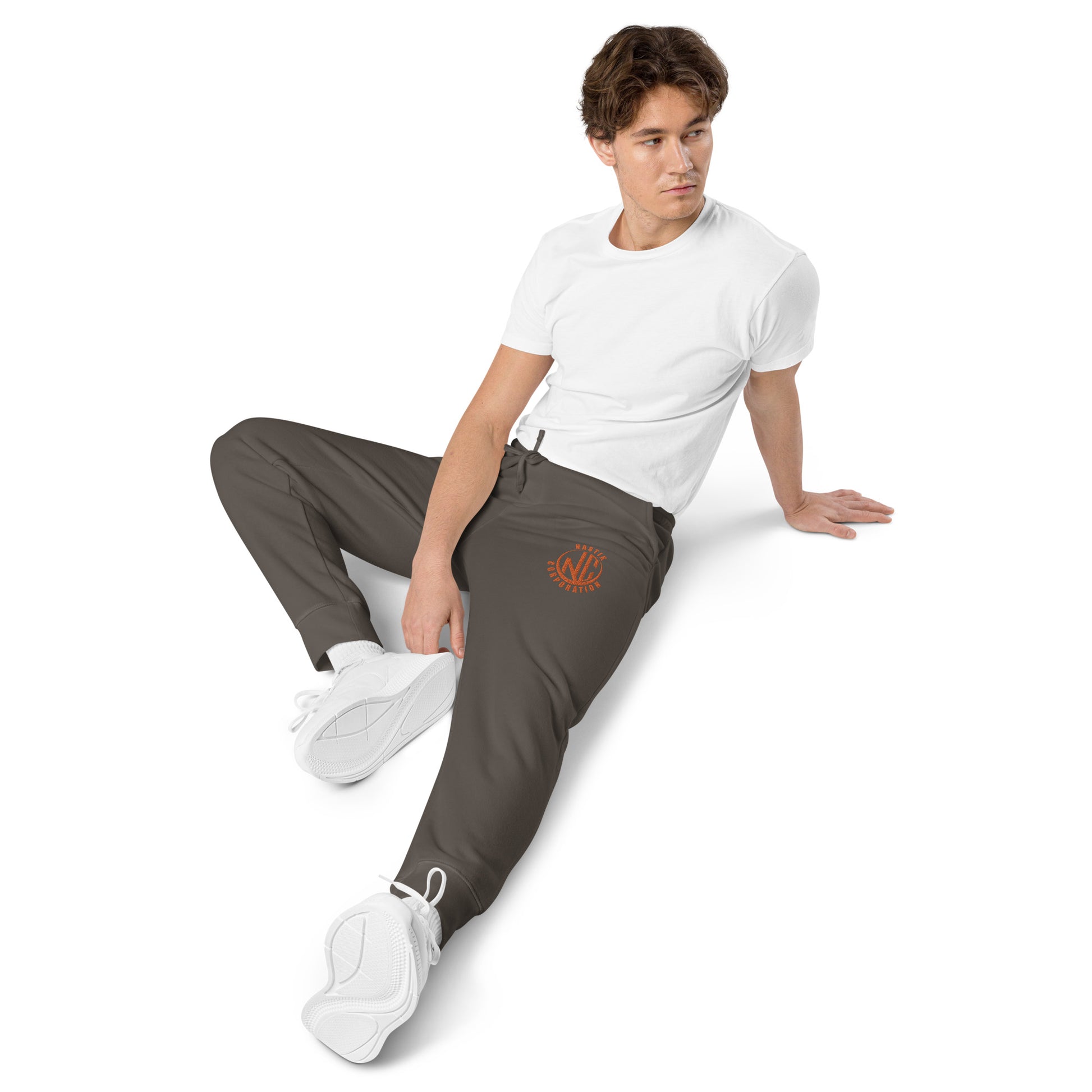 Pantalon de sport teint par pigment brodé Nastik Corporation