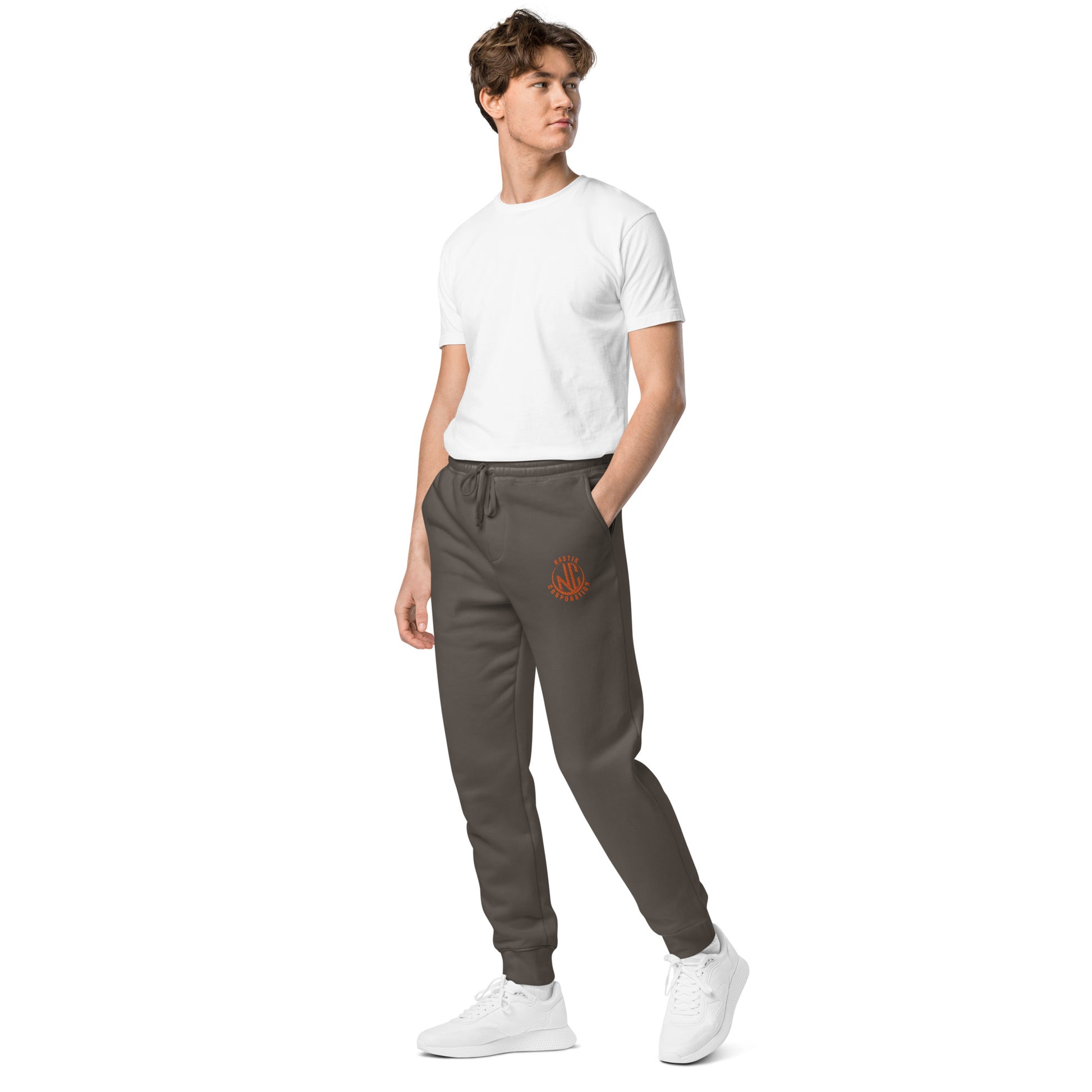 Pantalon de sport teint par pigment brodé Nastik Corporation